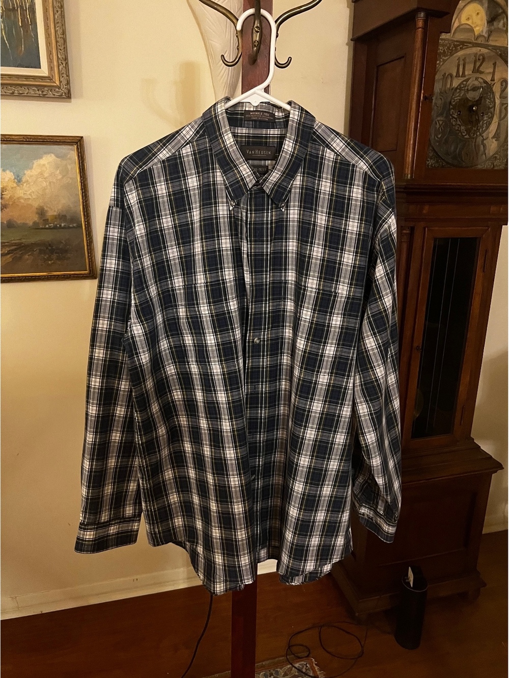 Van Heusen Blue Plaid Long Sleeve Button Front Shirt